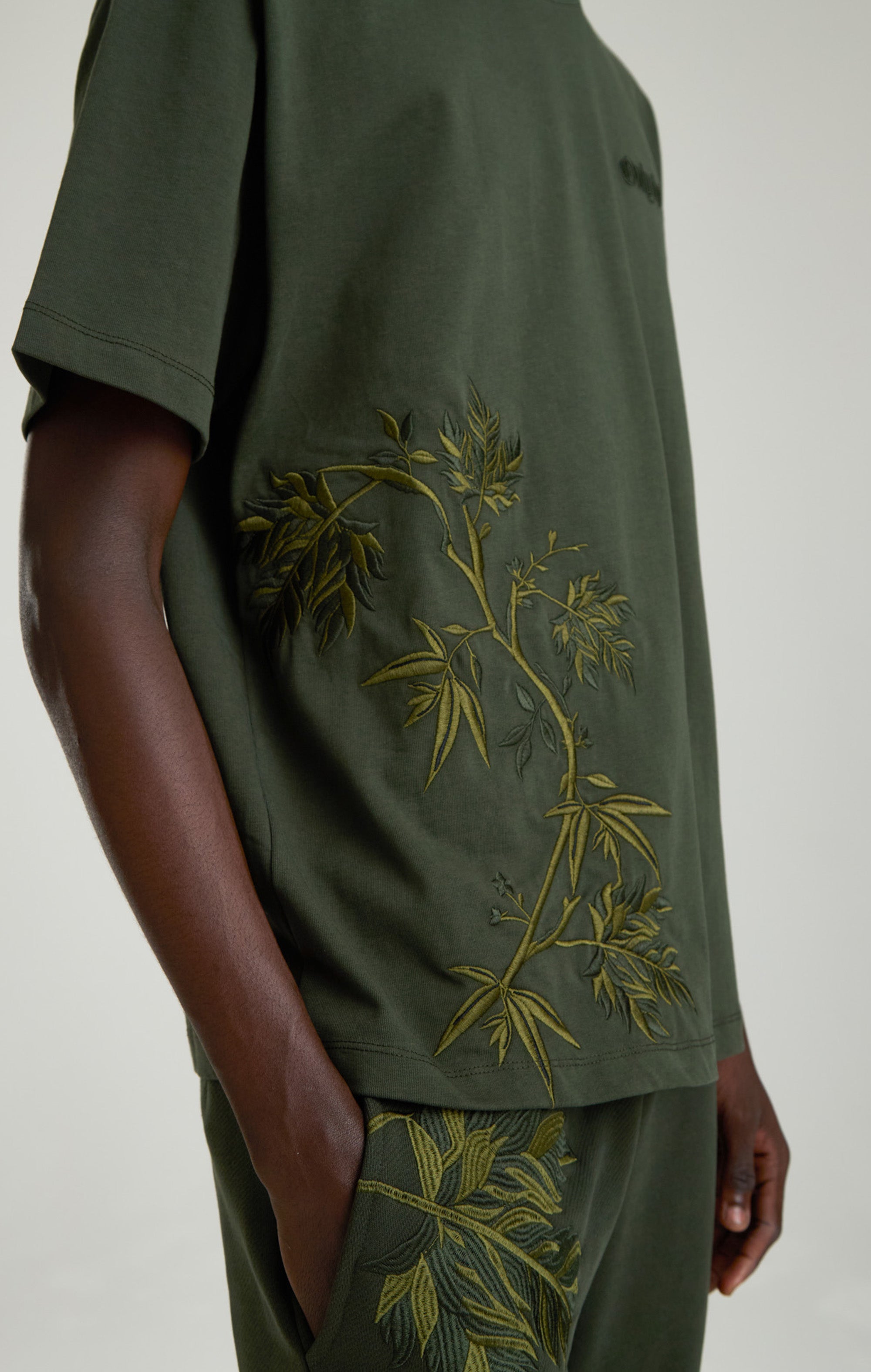 Verdantes Wald-T-Shirt