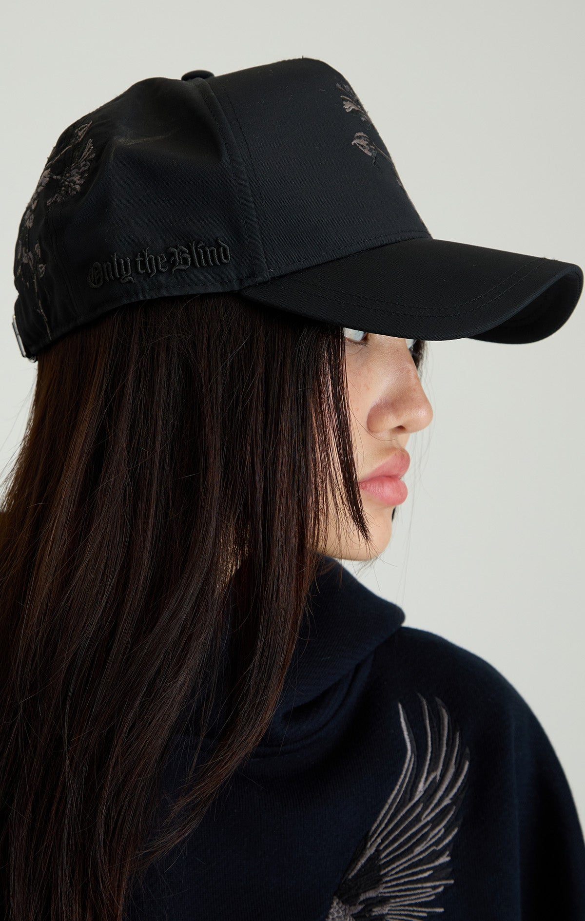 MIDNIGHT BLOOM CAP
