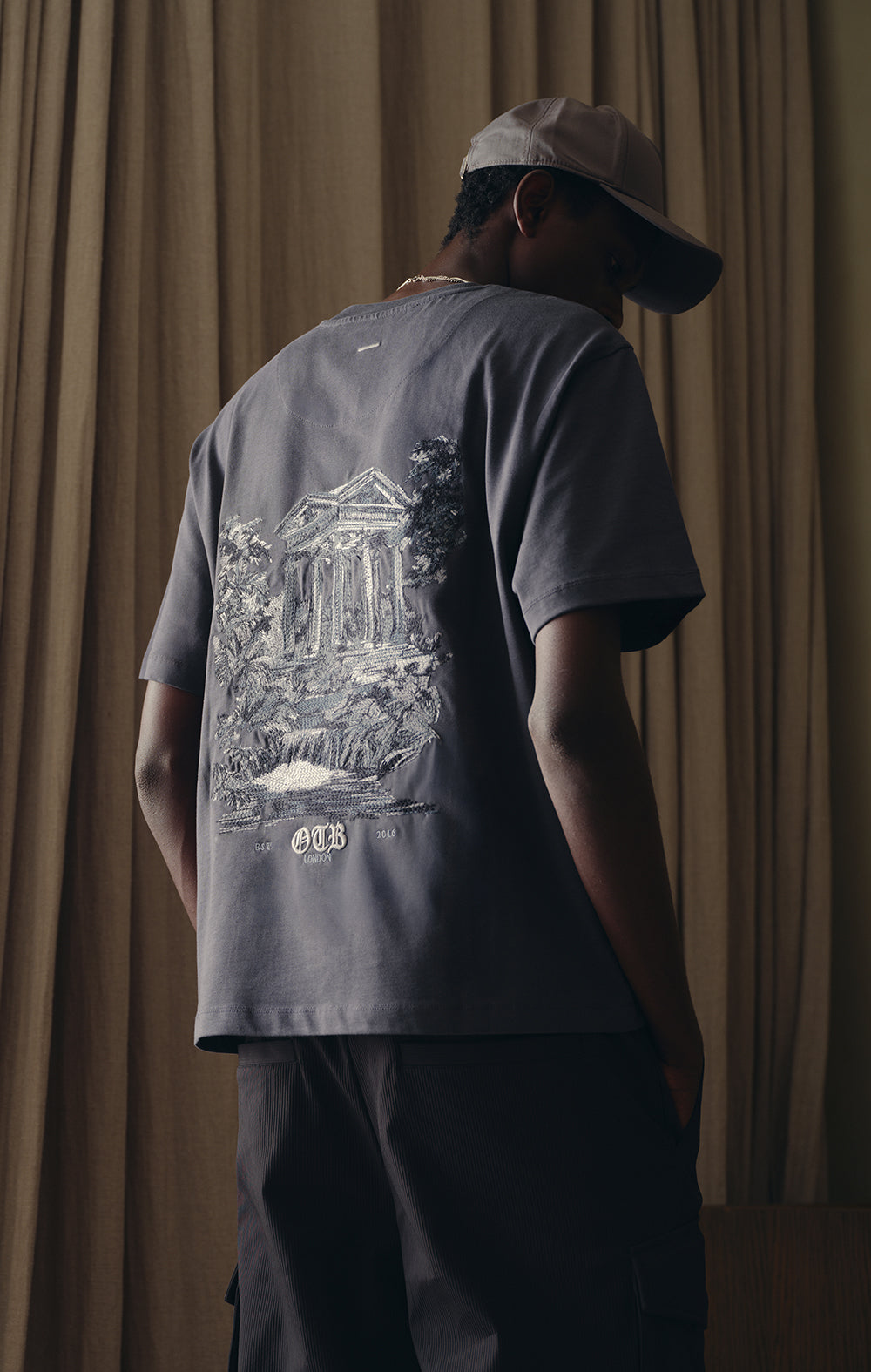 Verbotenes Wald-T-Shirt