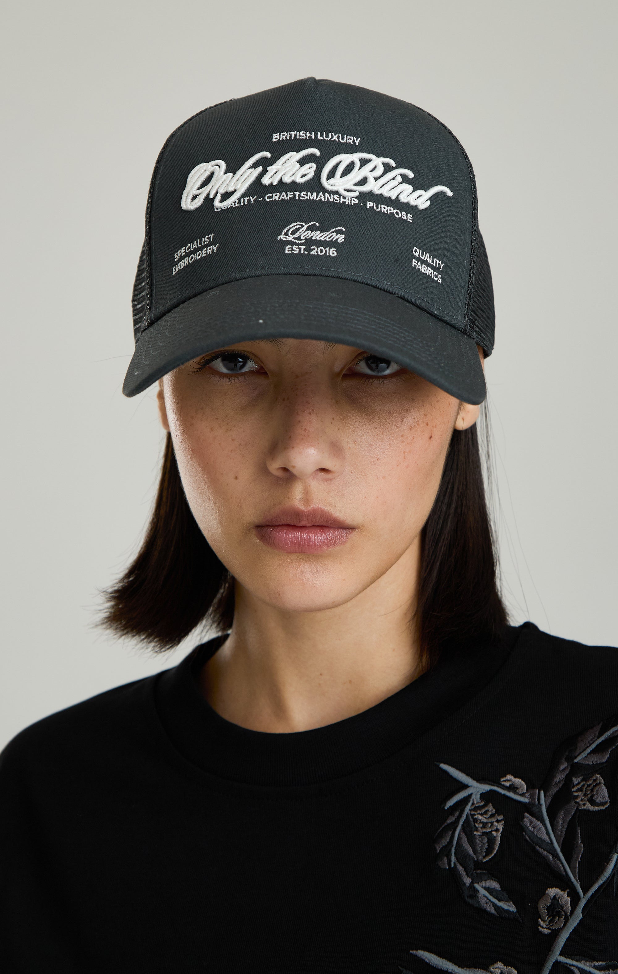 GRAPHITE SPECIALIST TRUCKER CAP