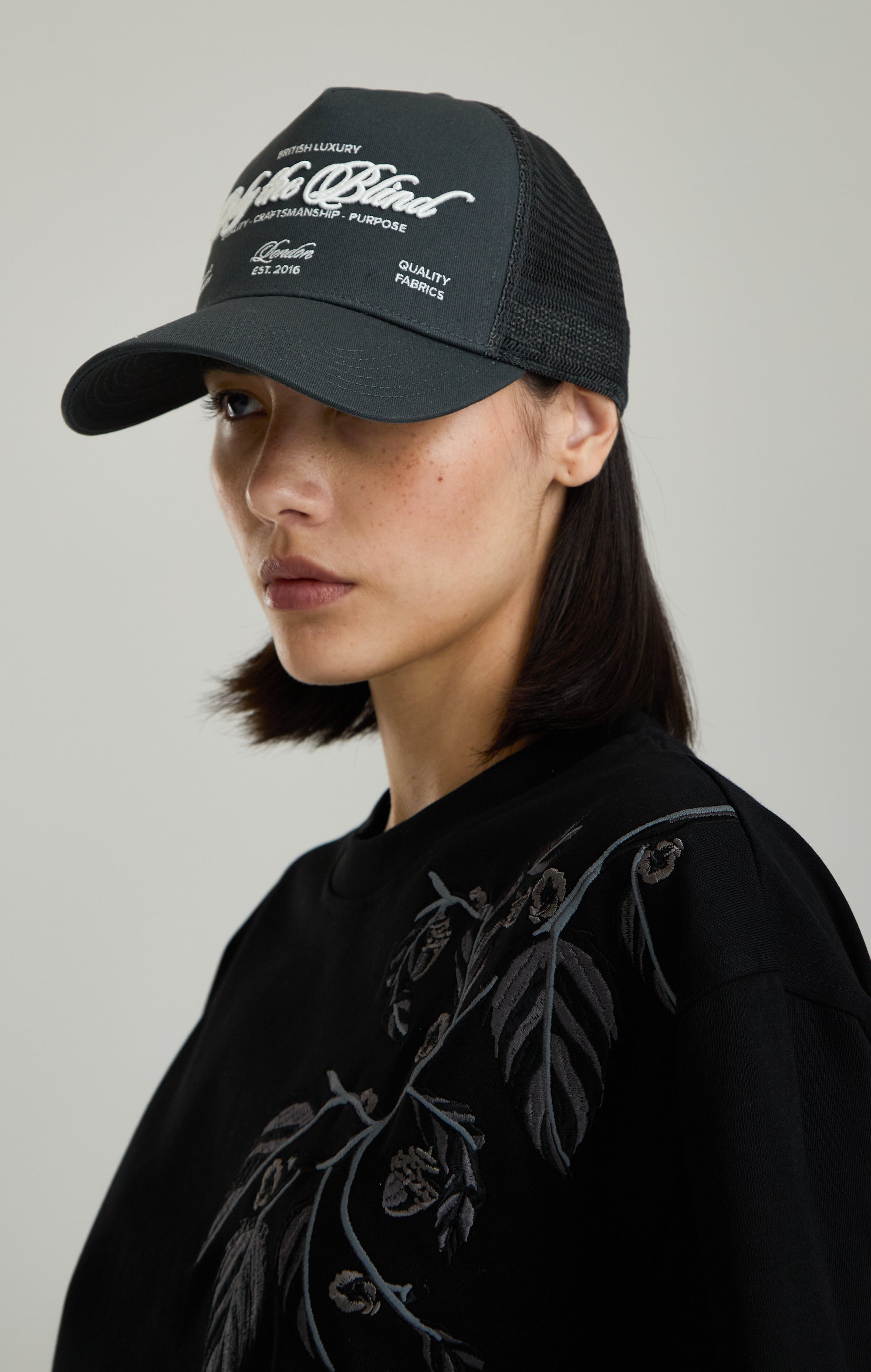GRAPHITE SPECIALIST TRUCKER CAP