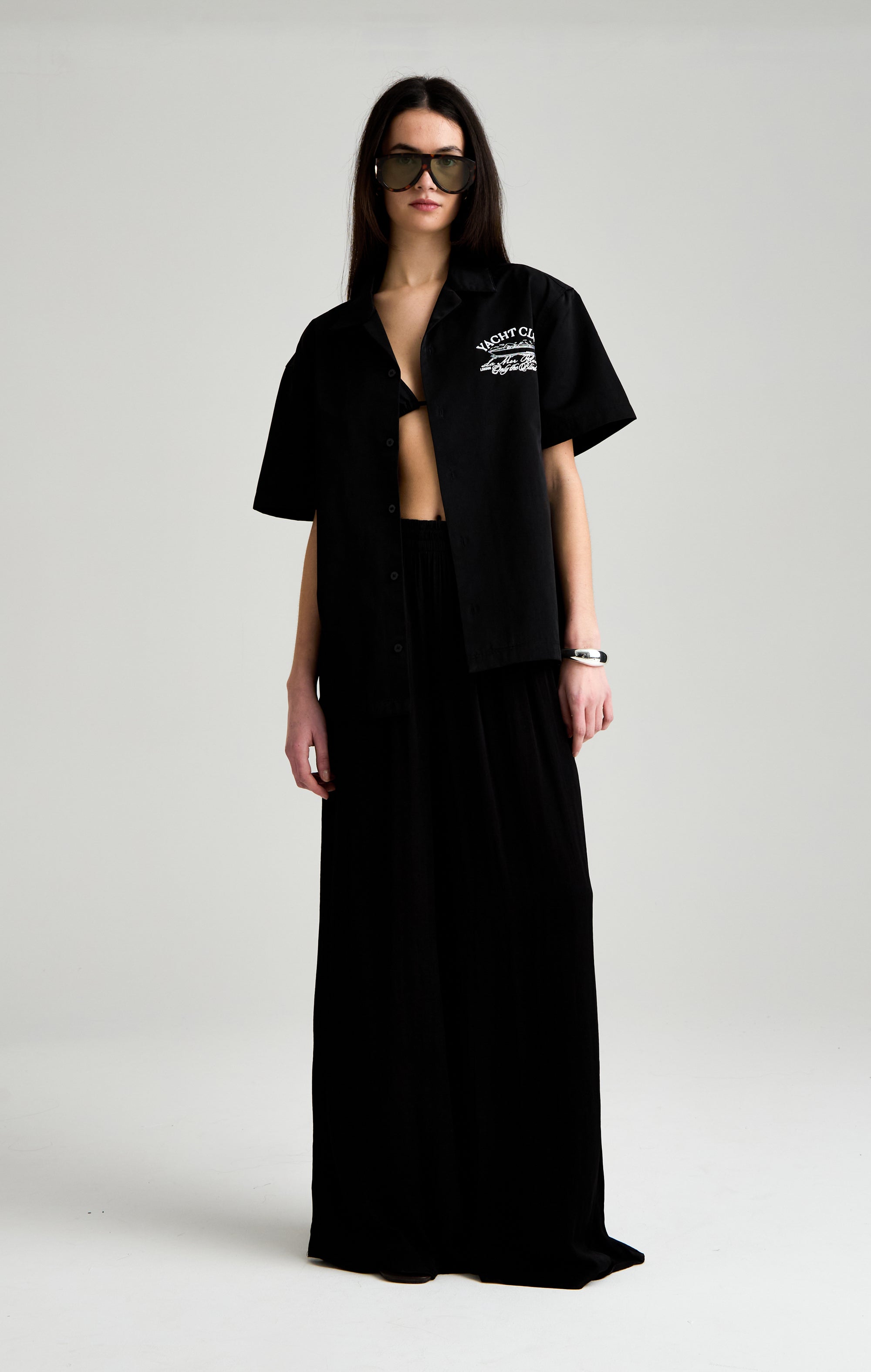 Schwarzer Yacht Club -Shirt