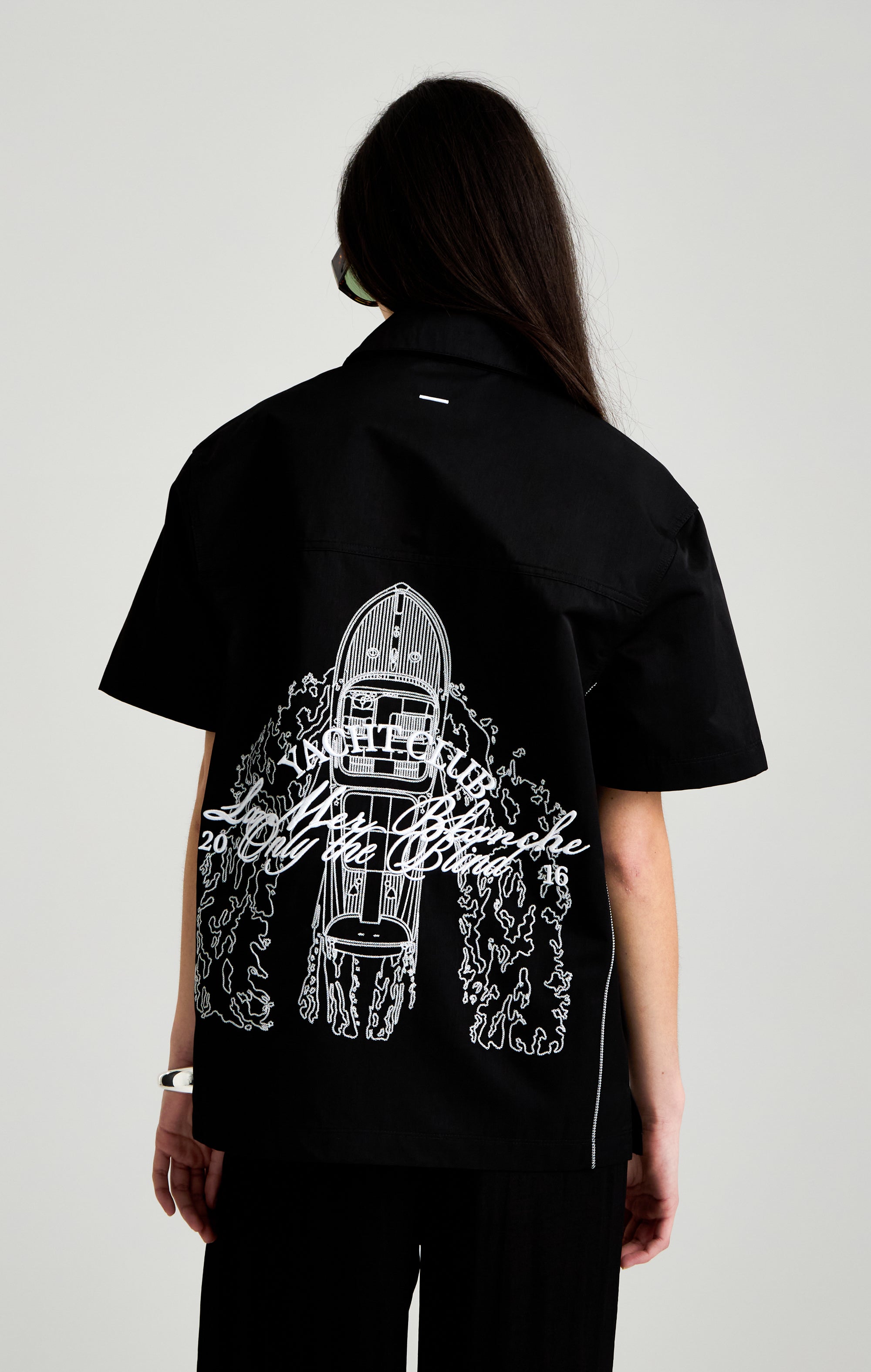 Schwarzer Yacht Club -Shirt