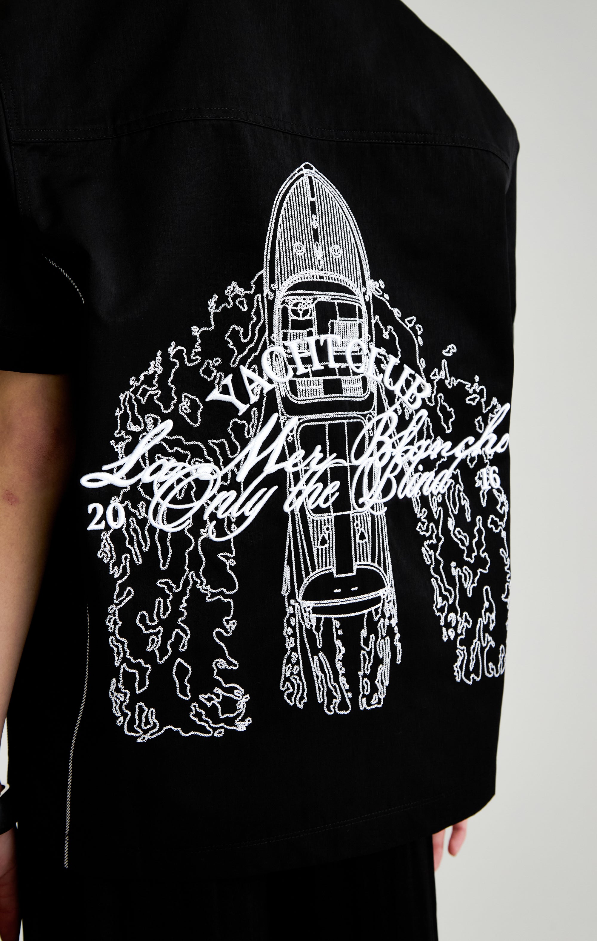 Schwarzer Yacht Club -Shirt