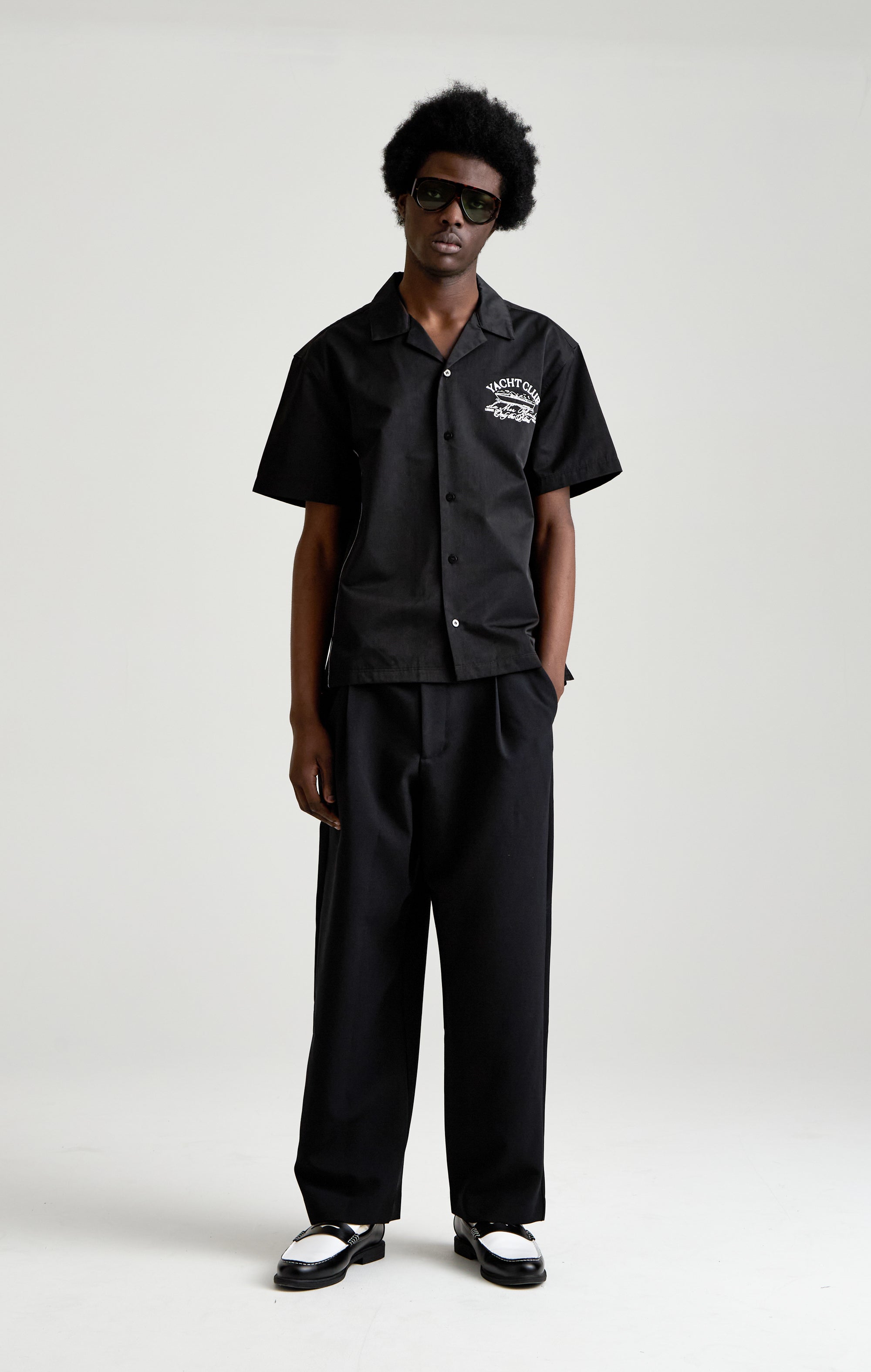 Schwarzer Yacht Club -Shirt