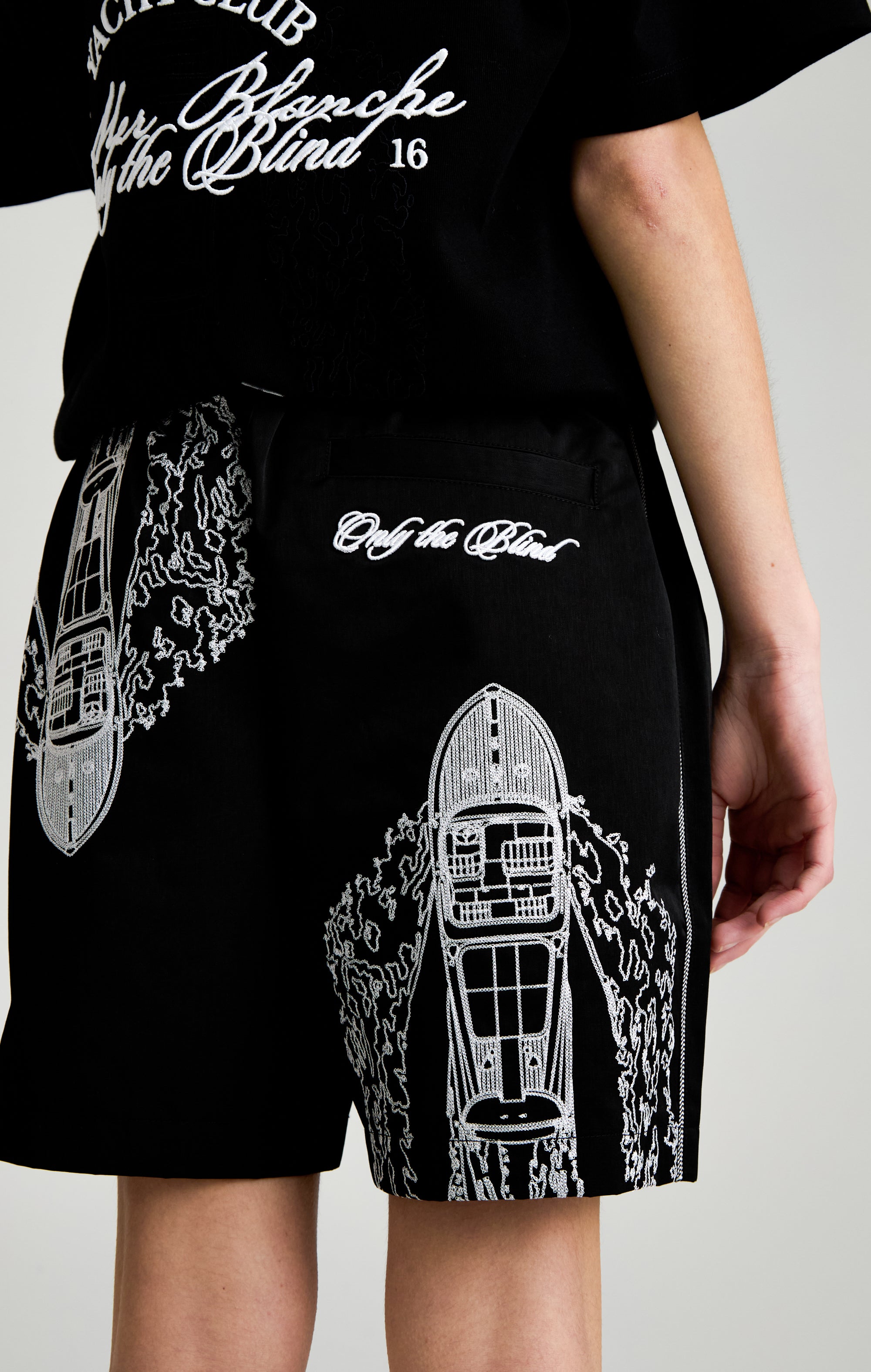 BLACK YACHT CLUB SHORT