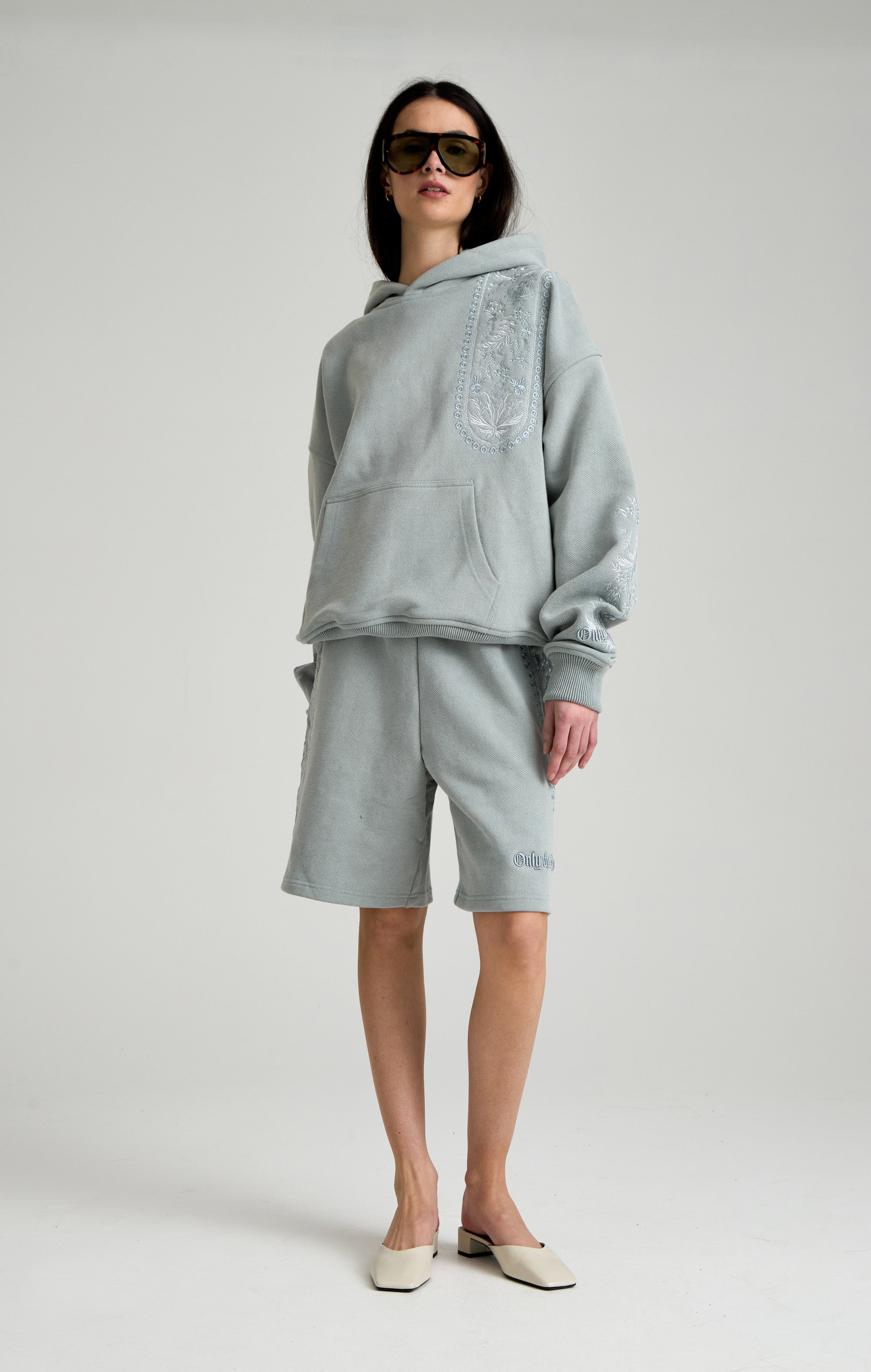 TAPESTRY IN GREY SHORT