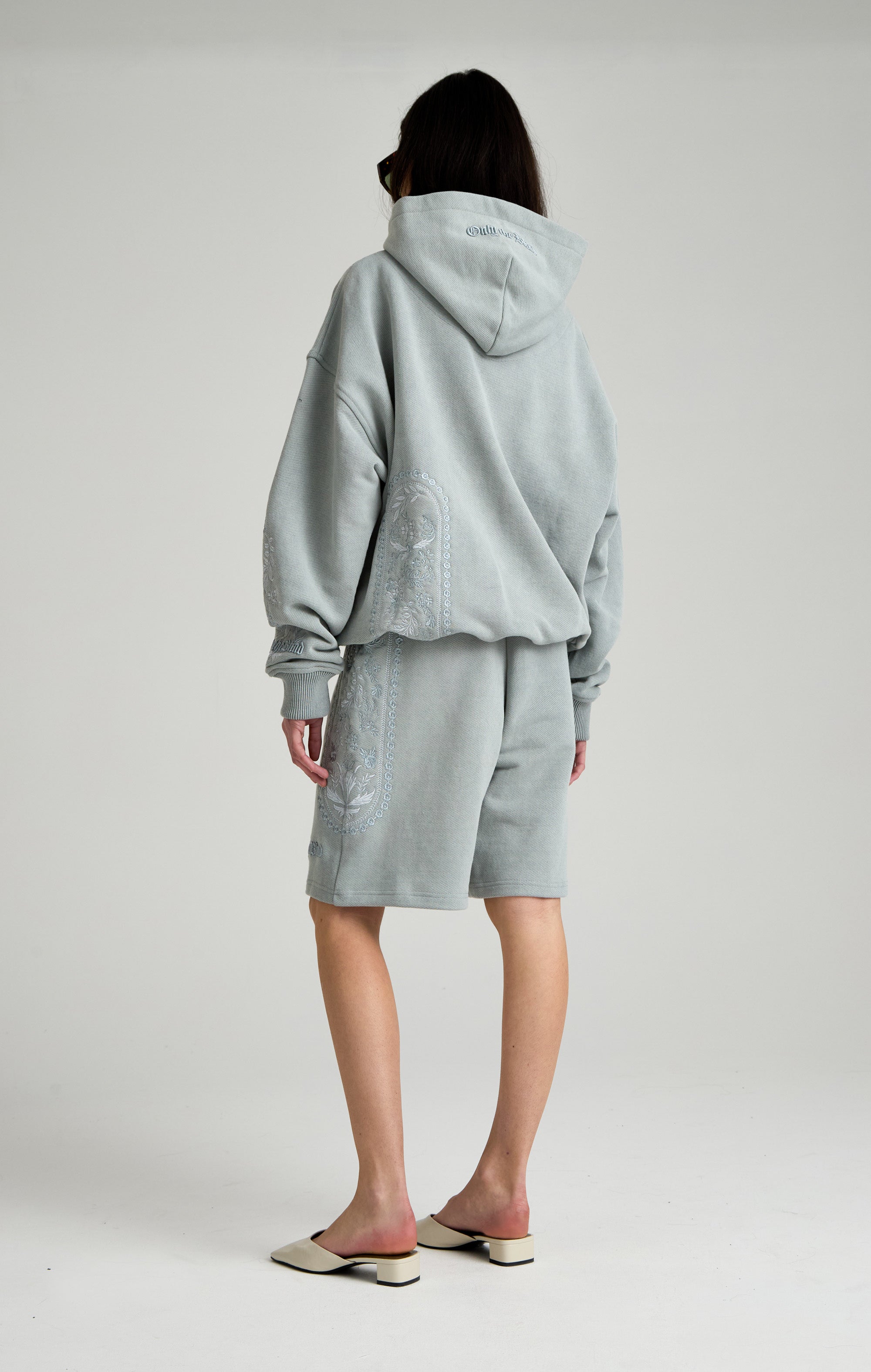 TAPESTRY IN GREY SHORT