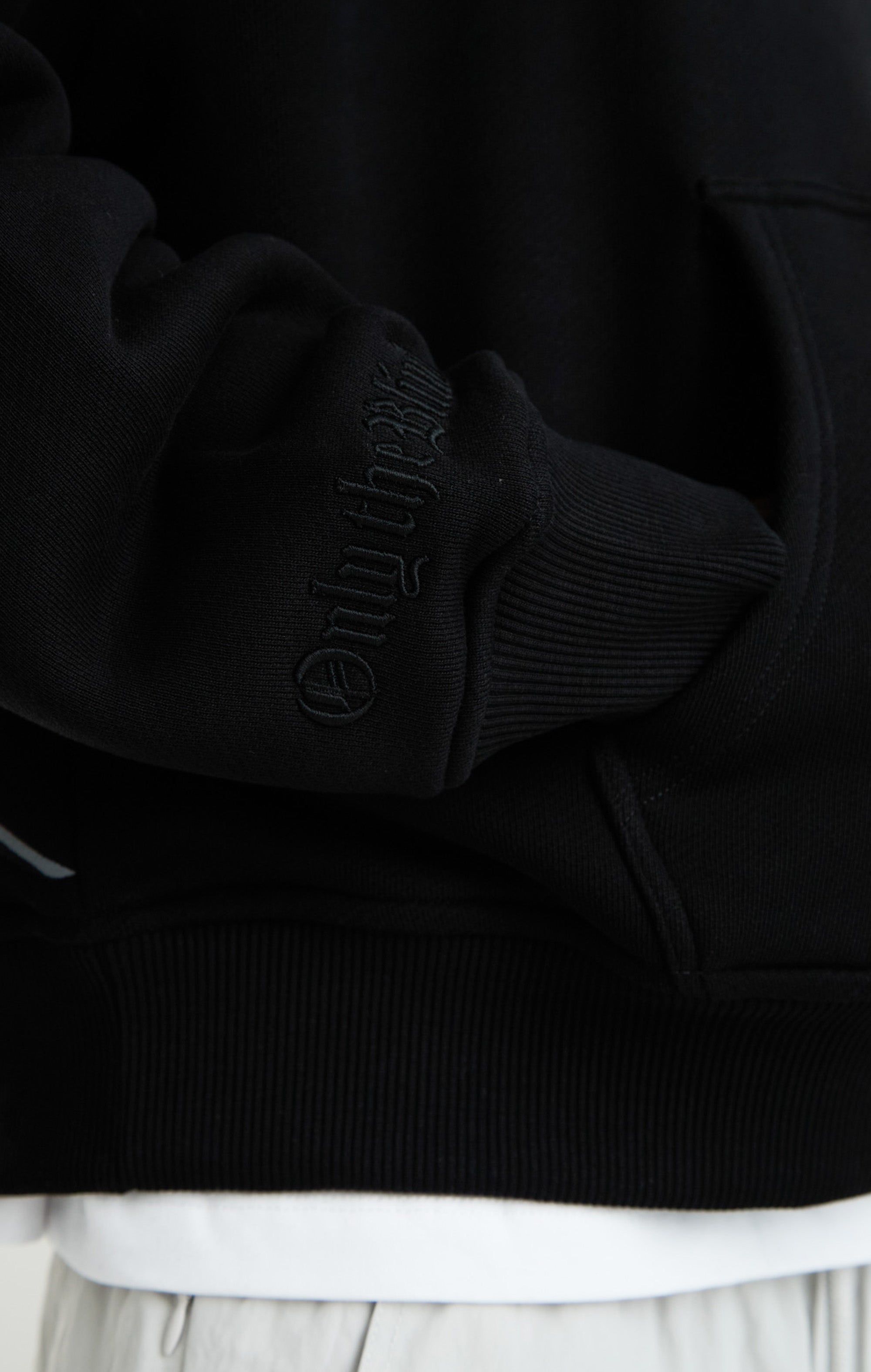 BLACK ACORN HOODIE