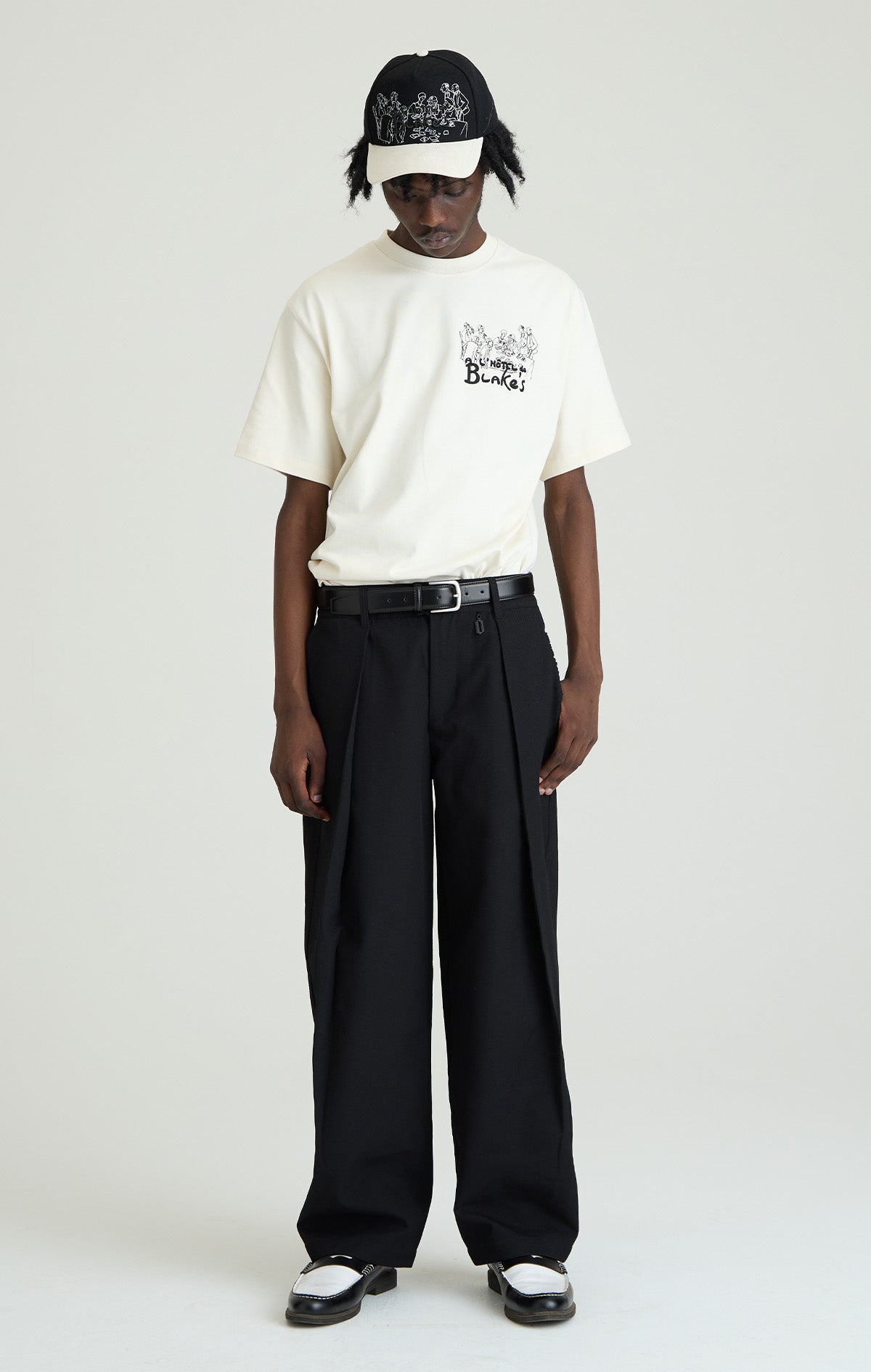 BLAKE'S HOTEL CAP
