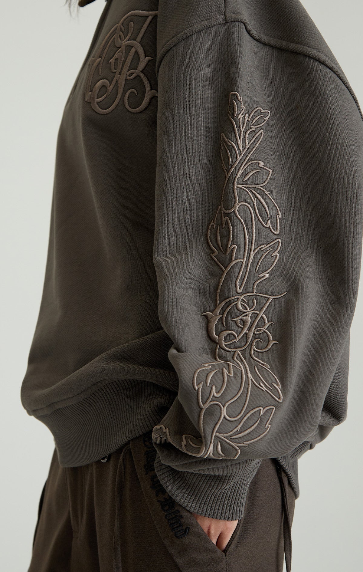 IVYFALL COLLARED SWEATSHIRT