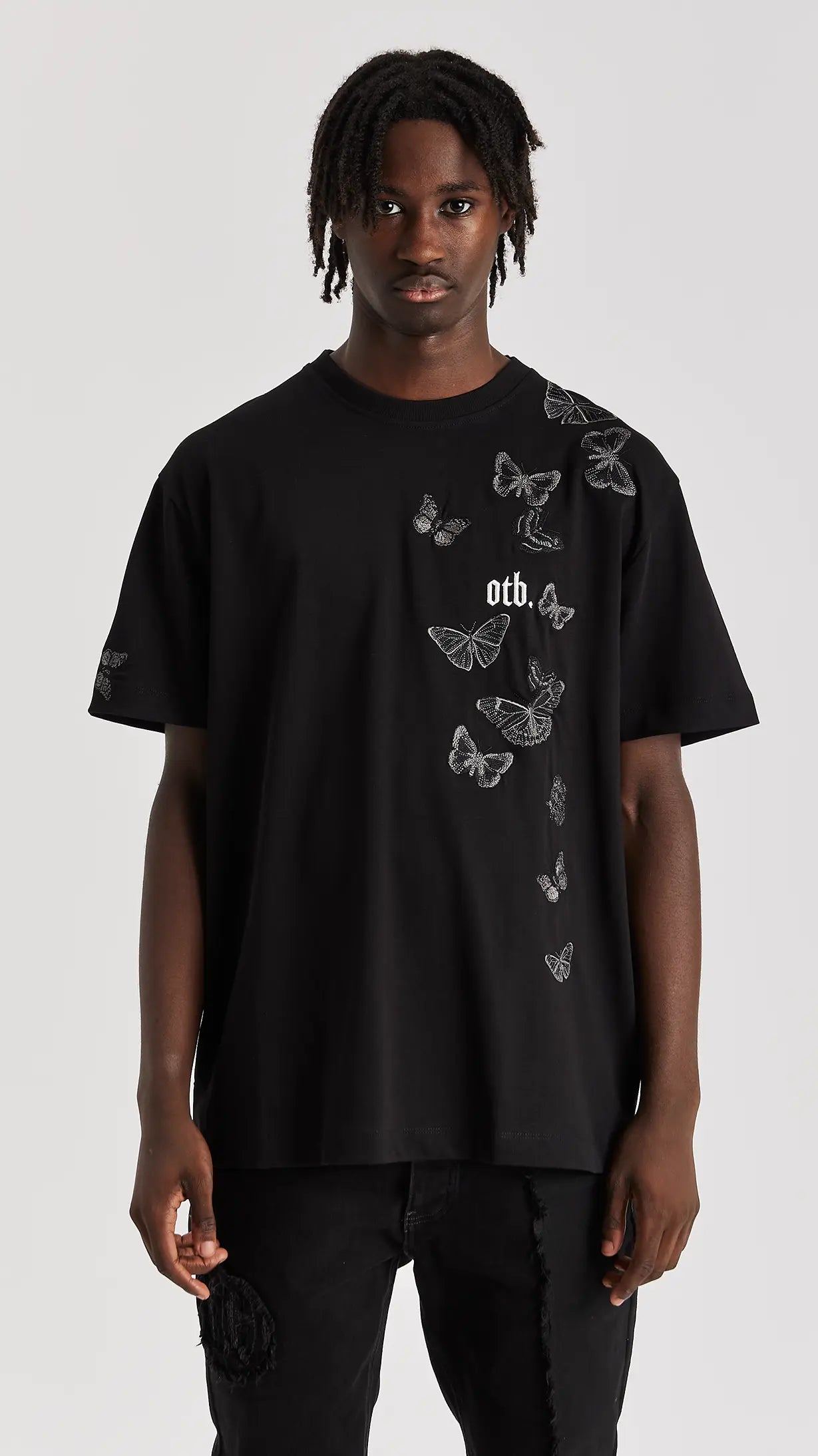 BLACK EMBROIDERED BUTTERFLY T-SHIRT