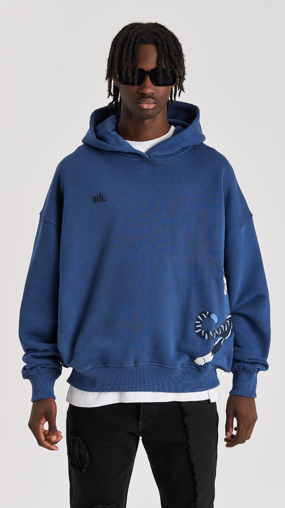 AZURE TIGER STATEMENT HOODIE