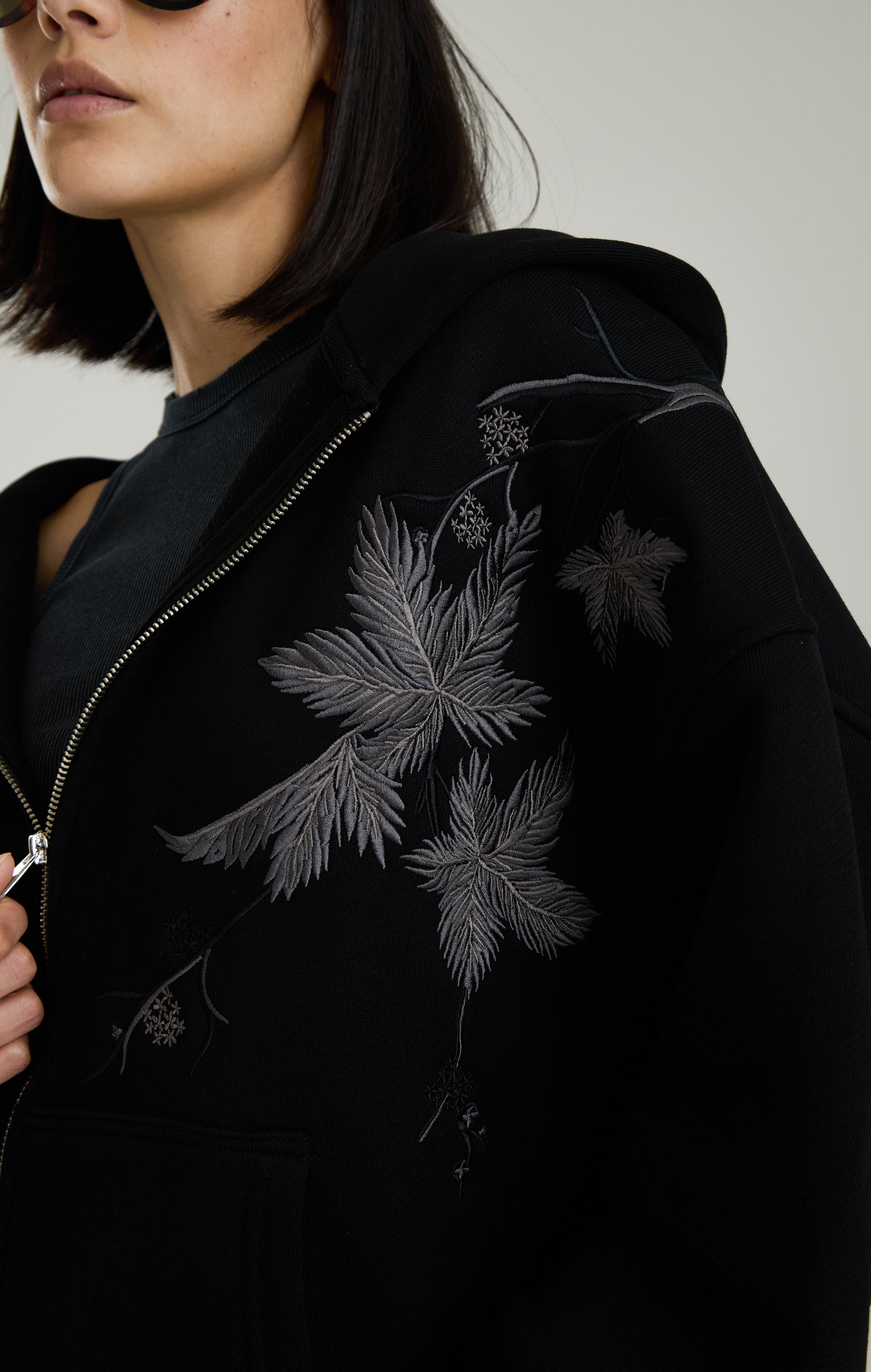 MIDNIGHT HAWTHORN ZIPPED HOODIE