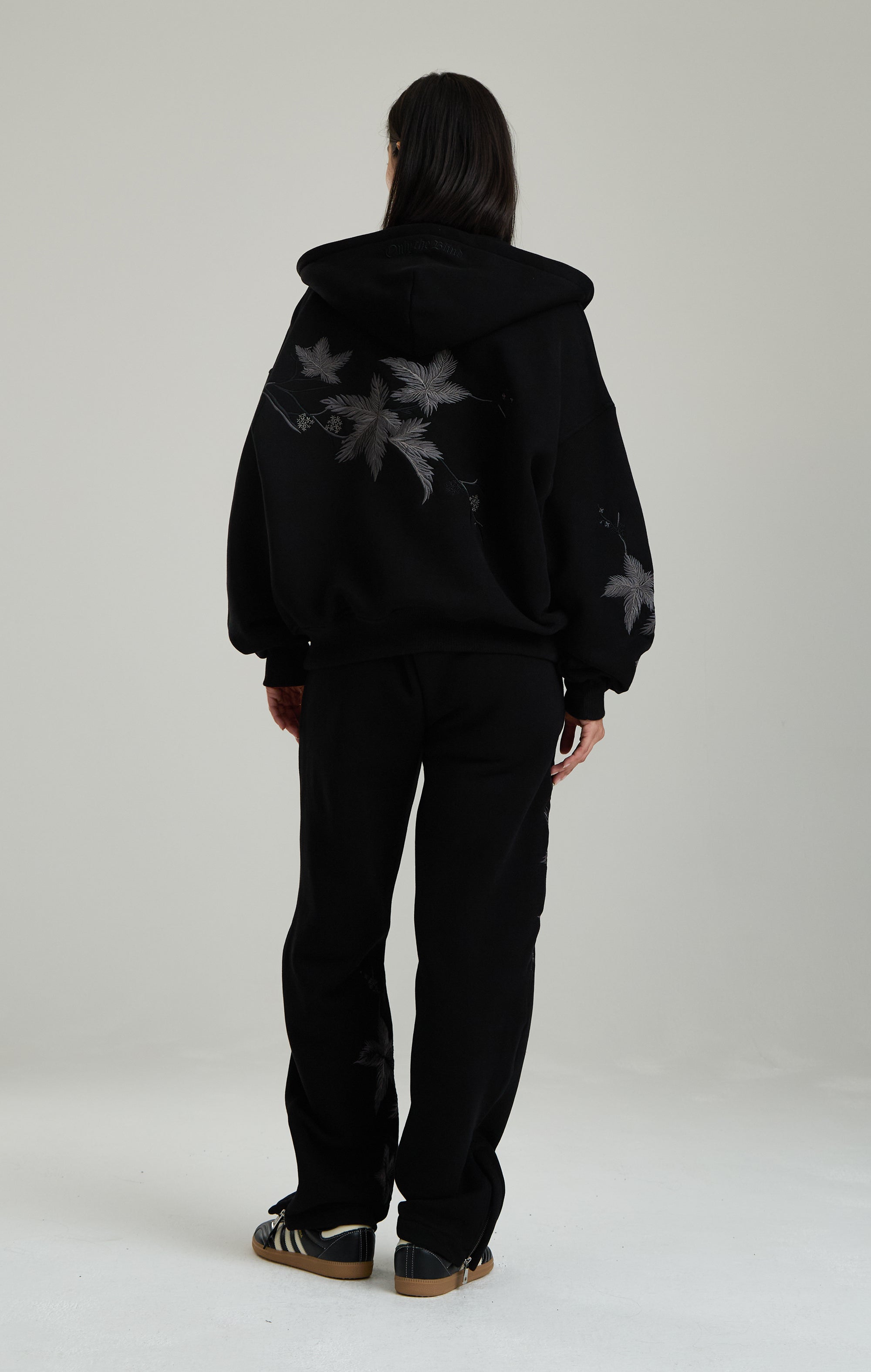 MIDNIGHT HAWTHORN SWEATPANTS