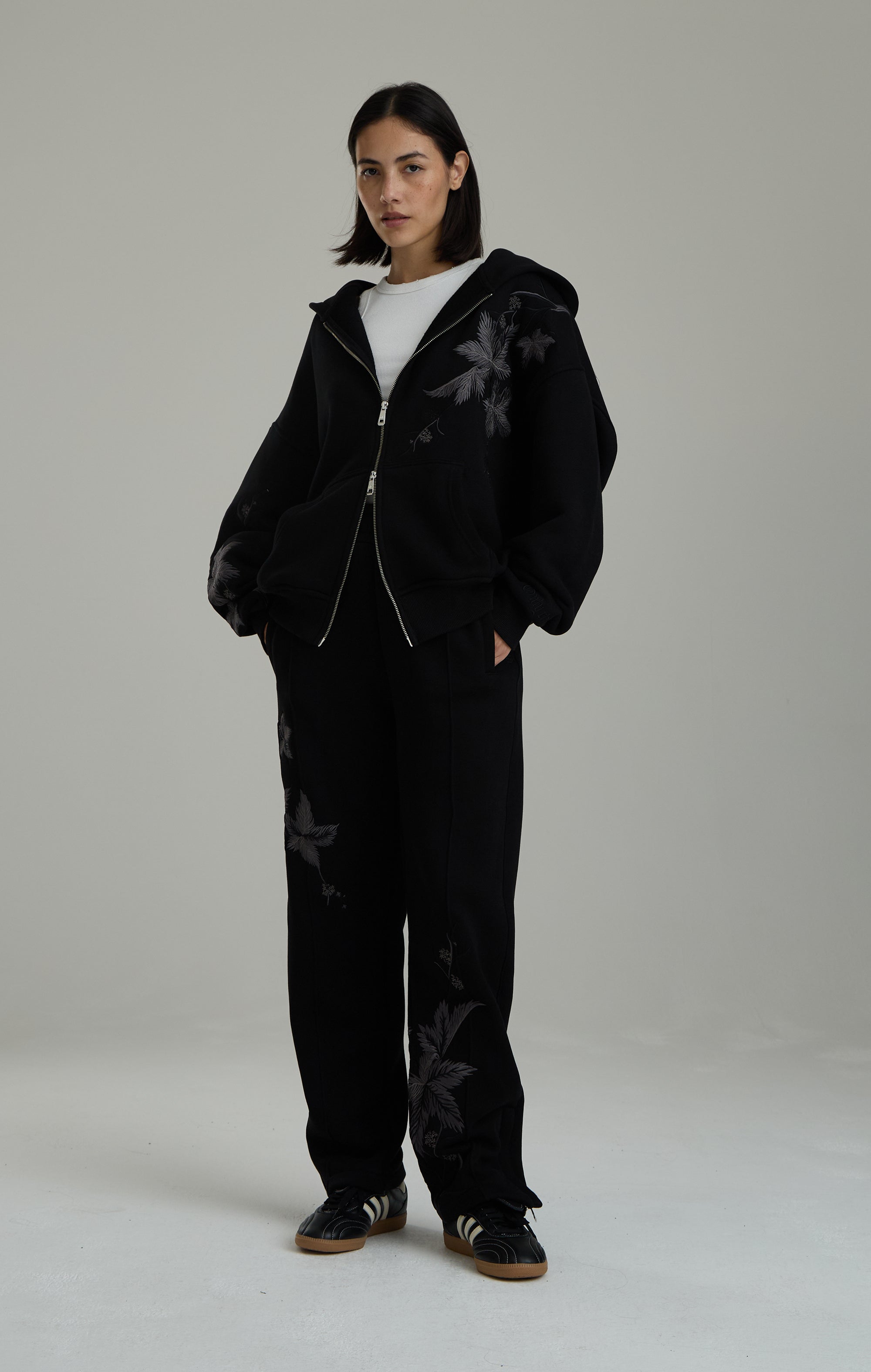 MIDNIGHT HAWTHORN ZIPPED HOODIE