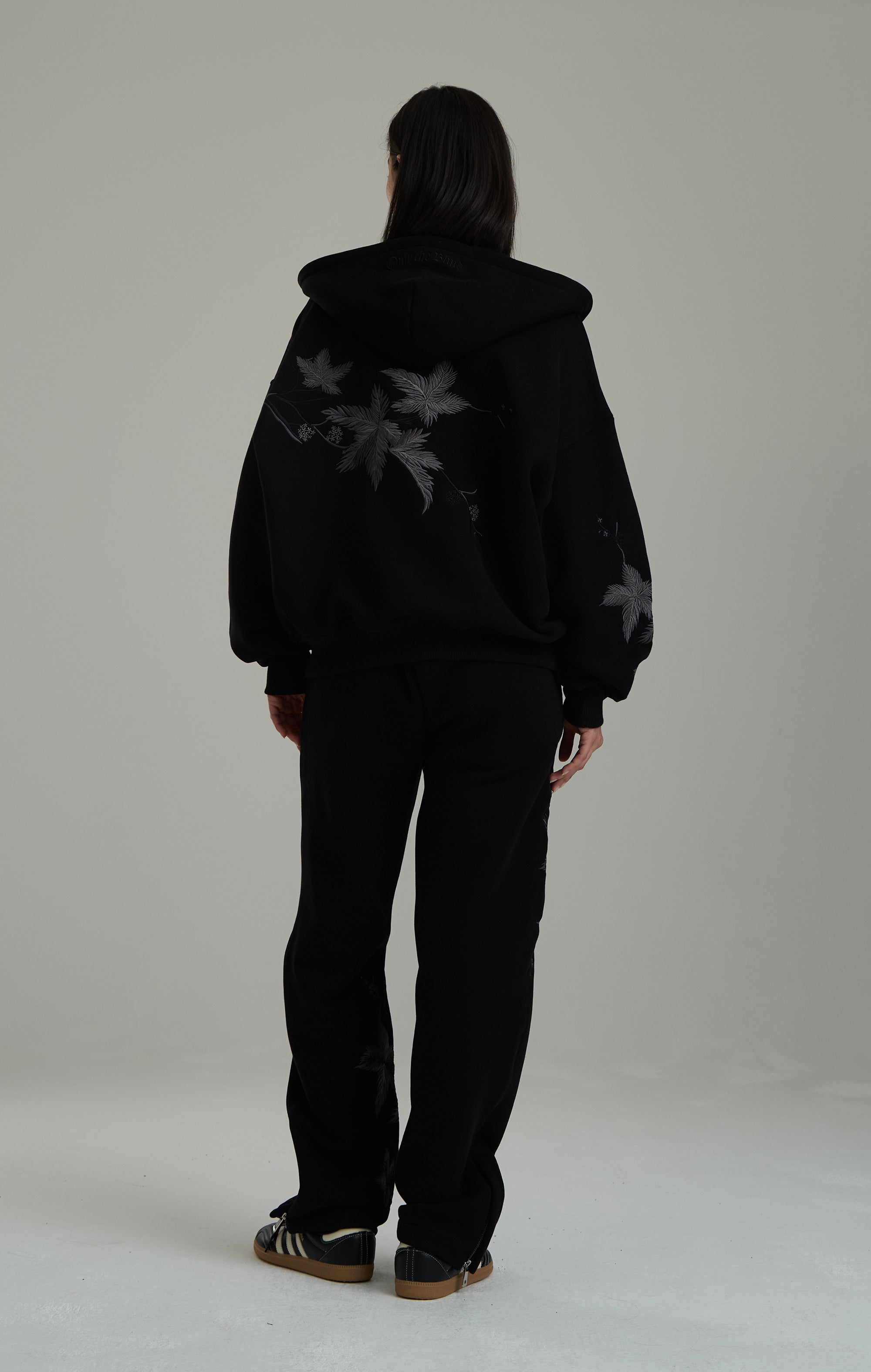 MIDNIGHT HAWTHORN ZIPPED HOODIE