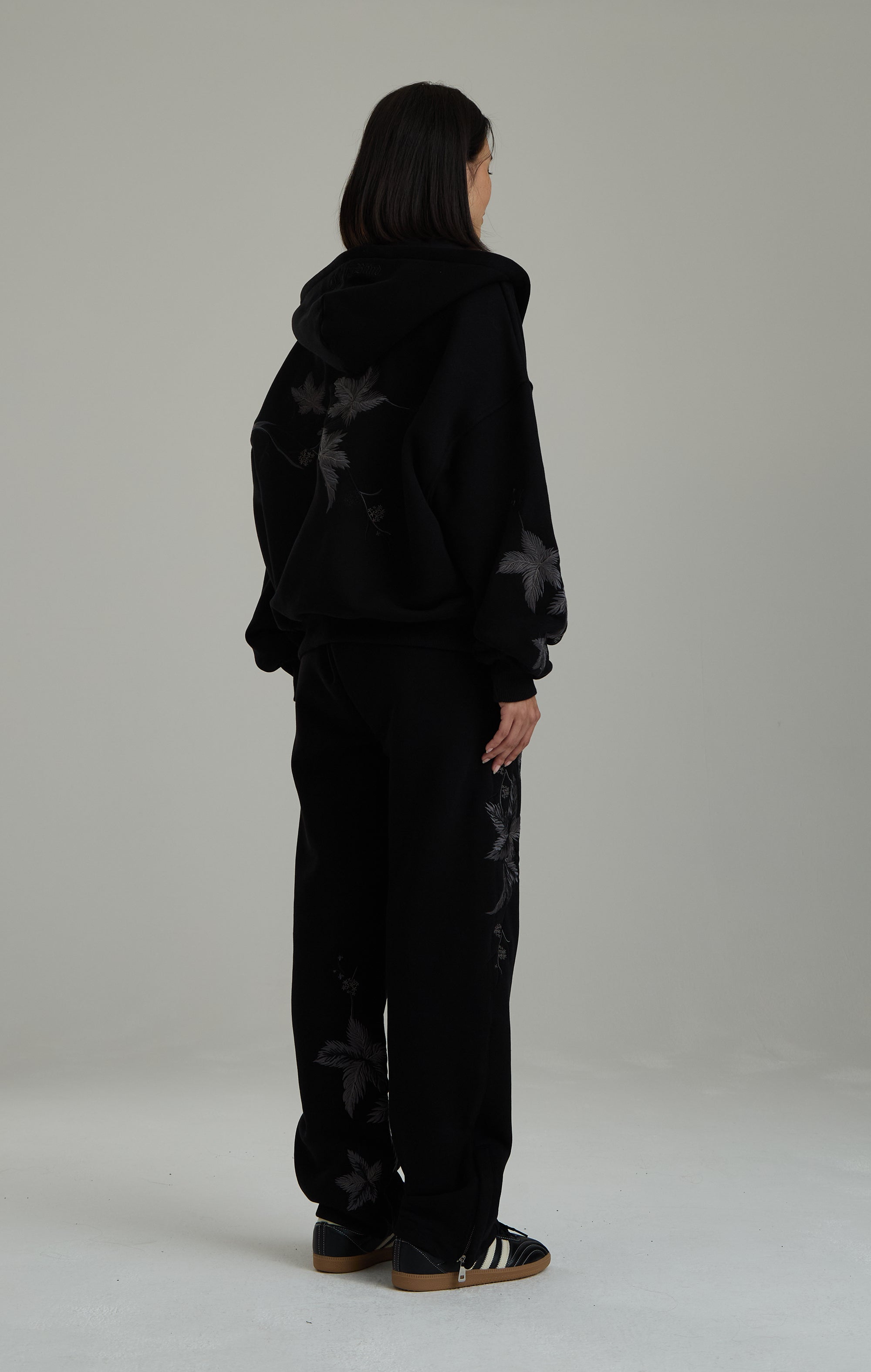 MIDNIGHT HAWTHORN ZIPPED HOODIE