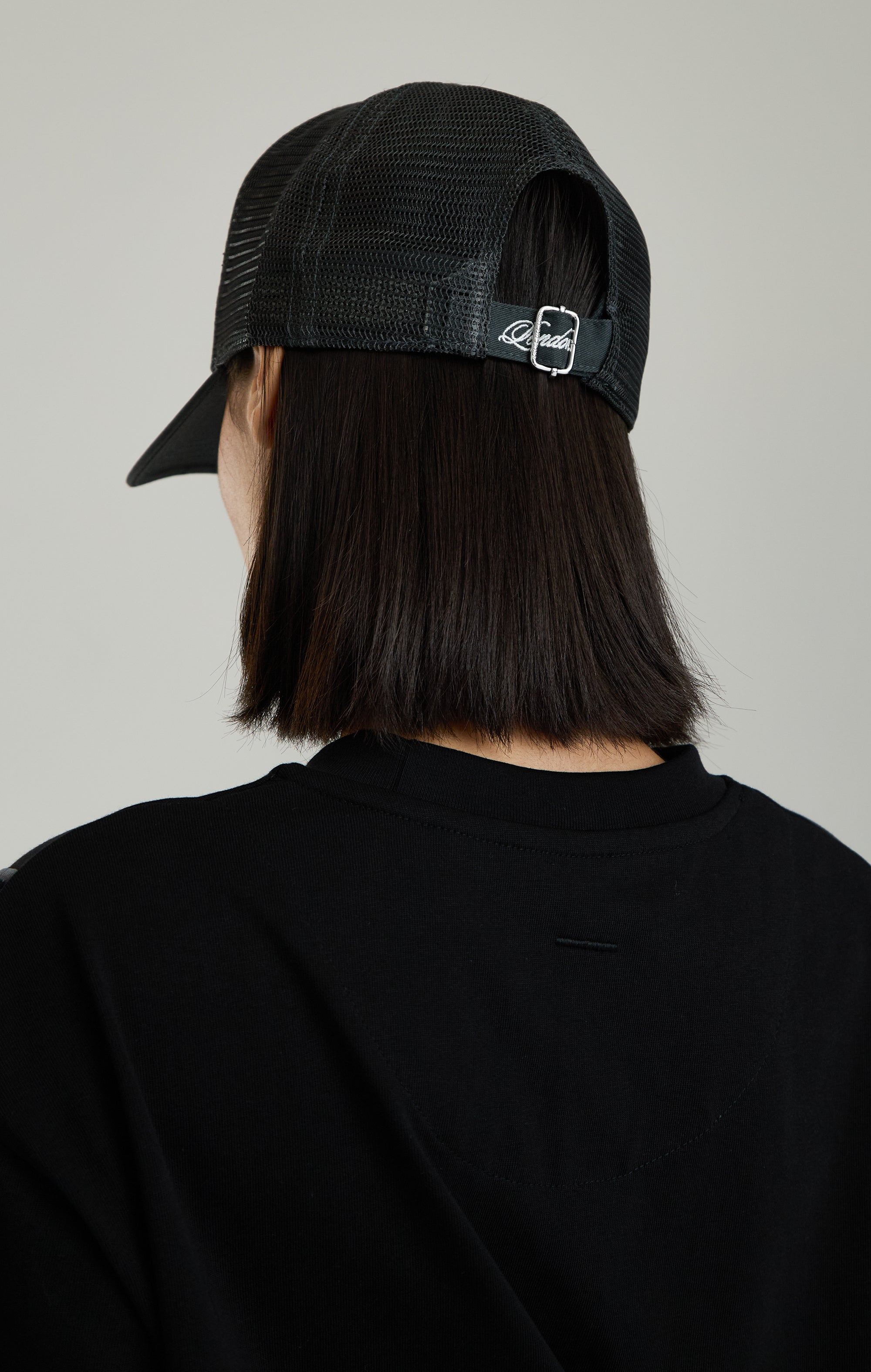 GRAPHITE SPECIALIST TRUCKER CAP