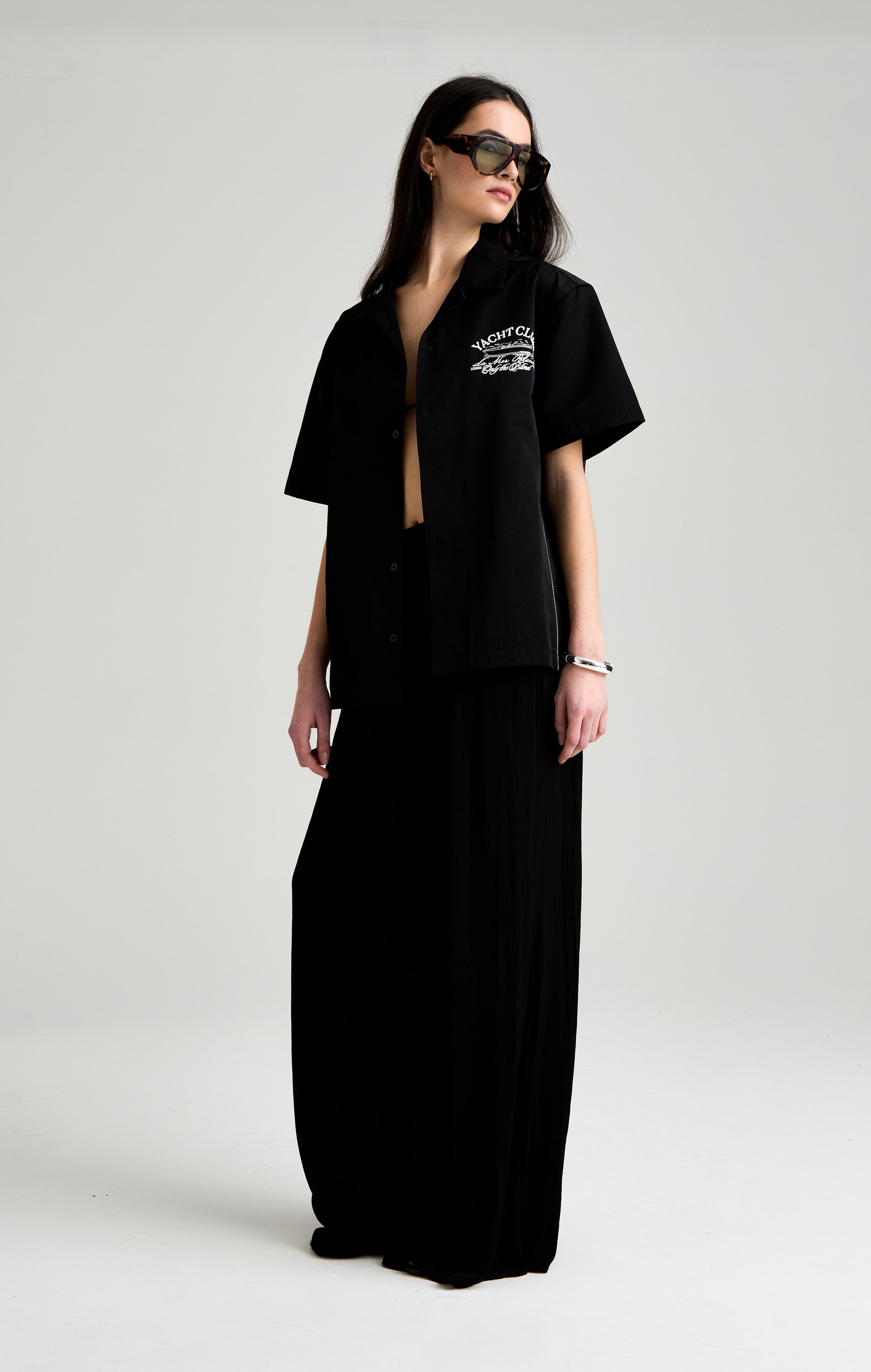 Schwarzer Yacht Club -Shirt