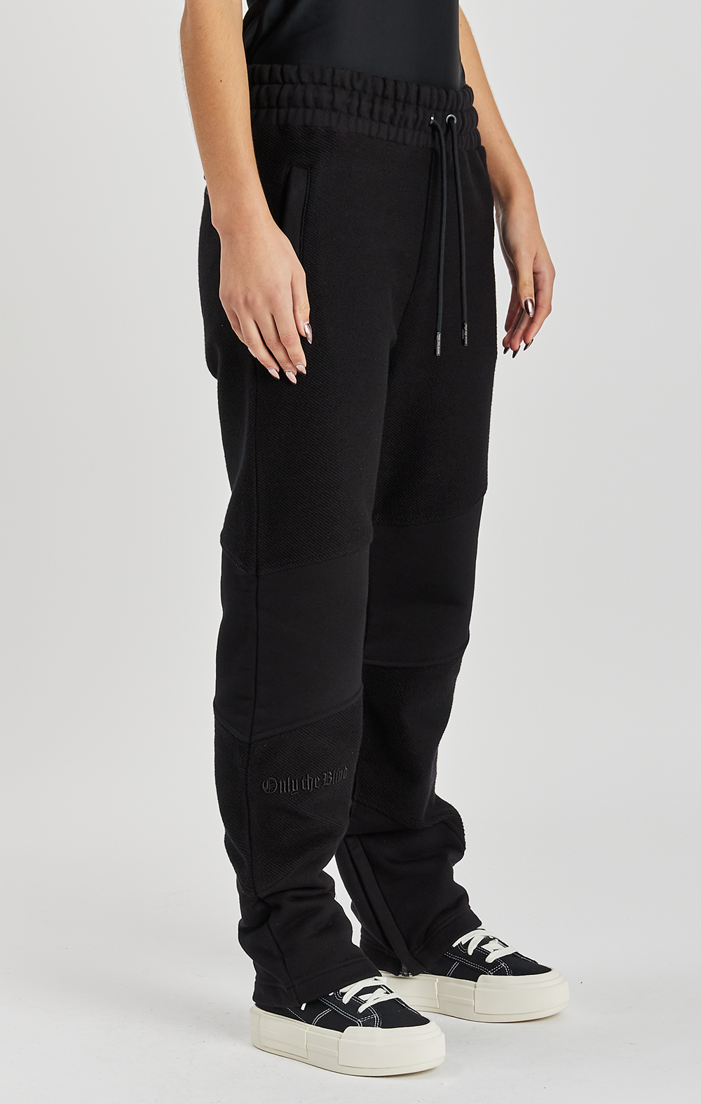 SPLIT CUT AND SEW SWEATPANTS