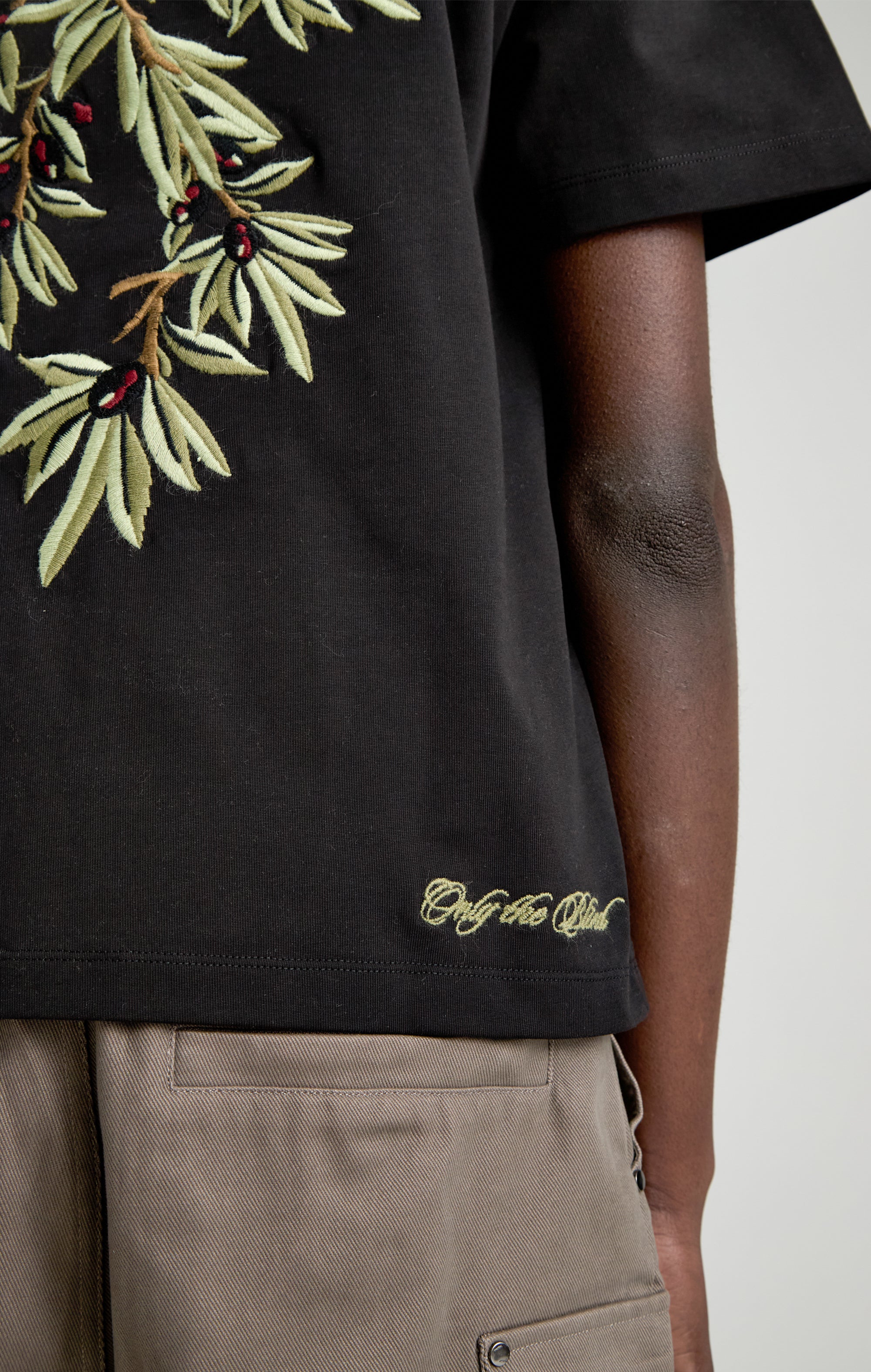 NOIR D'OLIVIER T-SHIRT