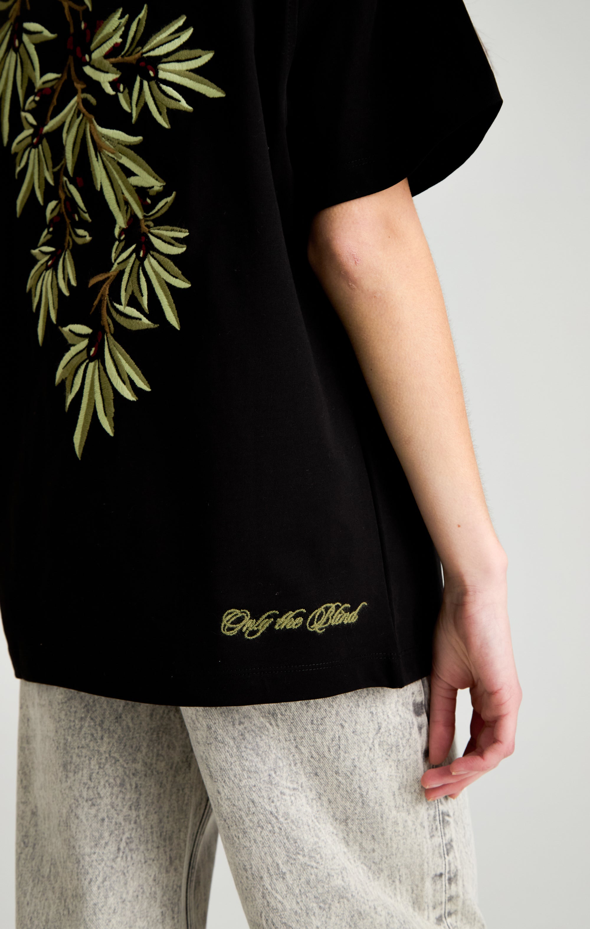 NOIR D'OLIVIER T-SHIRT