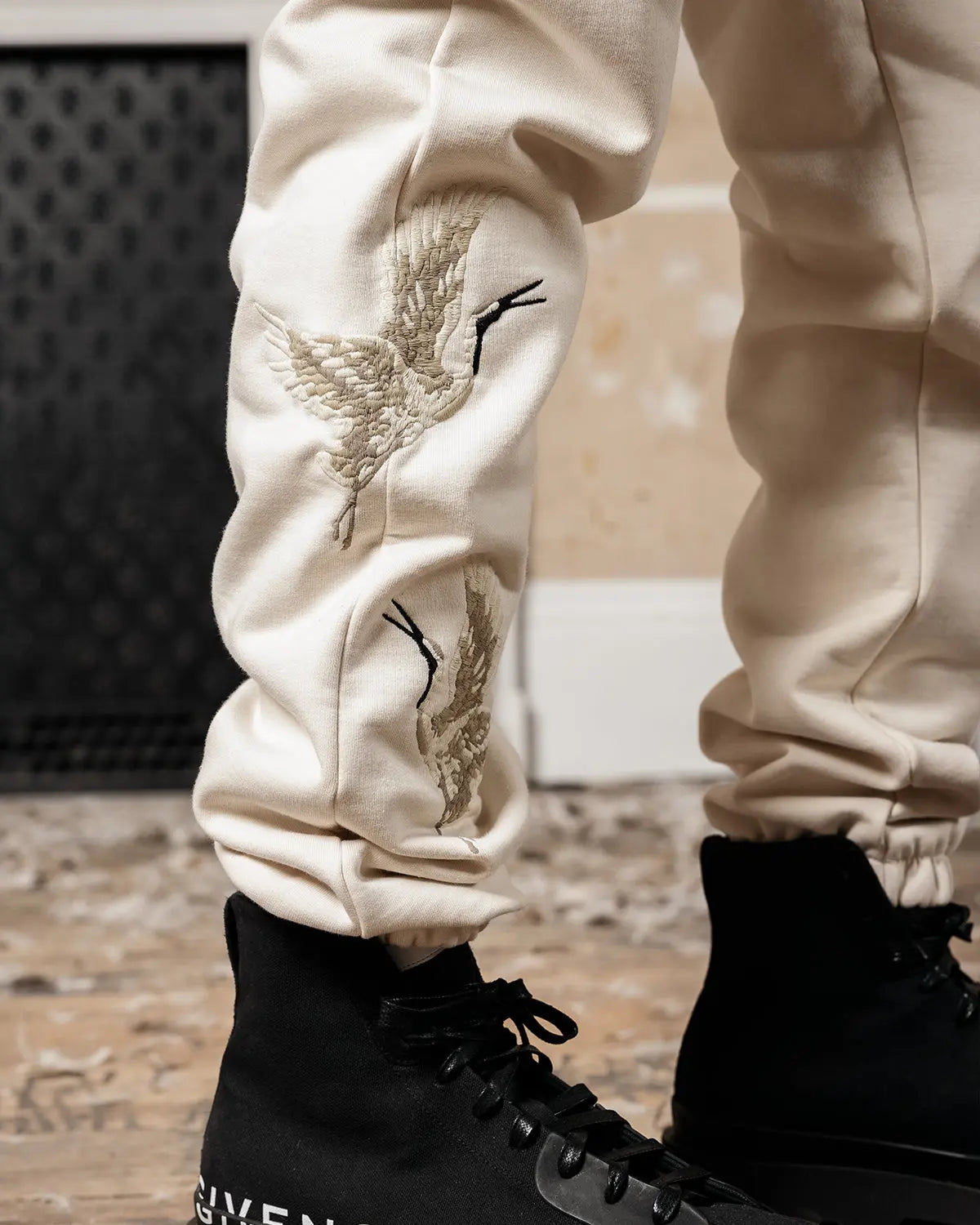 BEIGE HERON SWEATPANTS