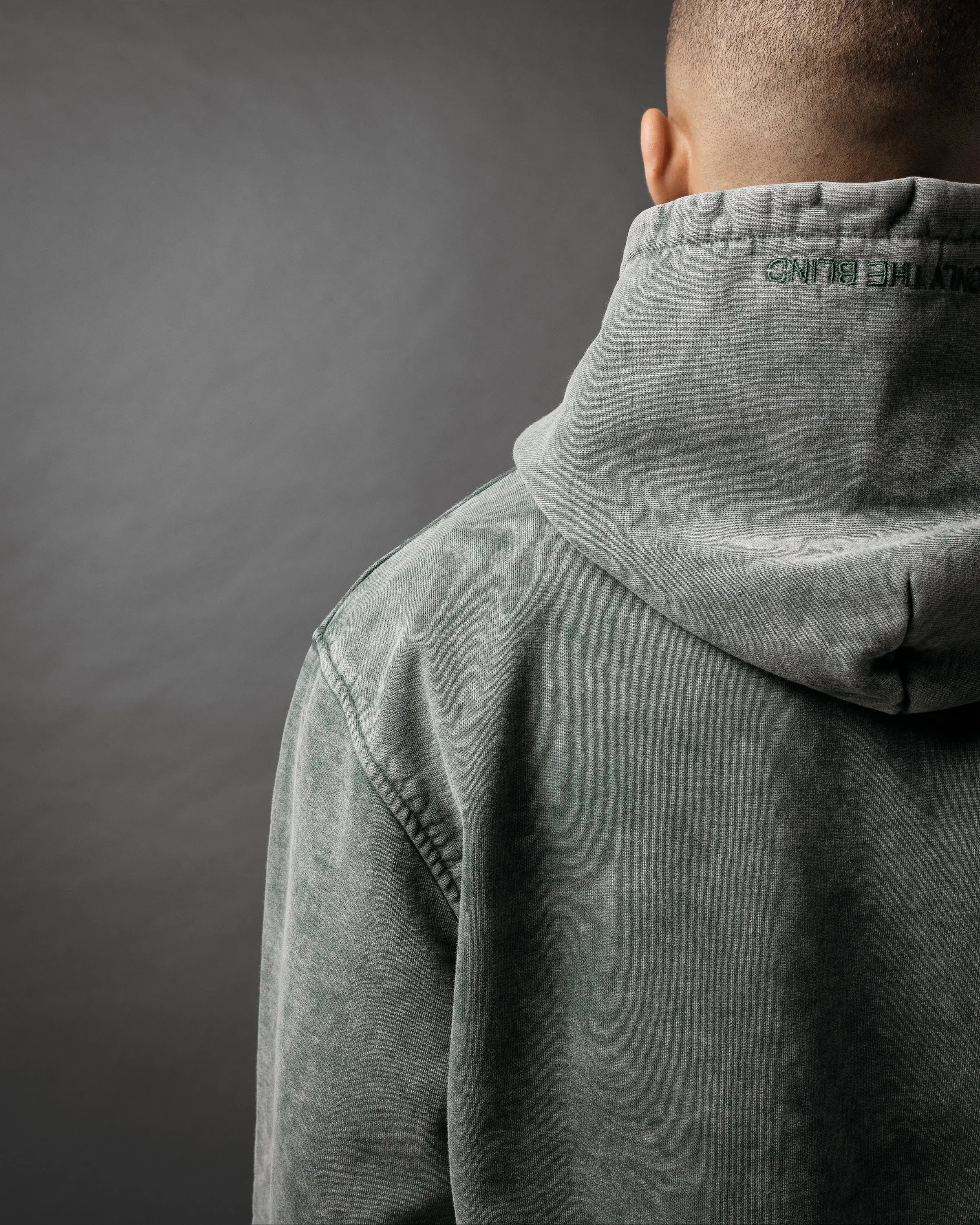 OLIVE STONEWASH ESSENTIAL SWEATSHIRT