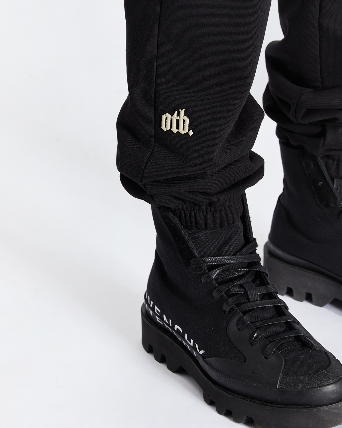 Black Koda Tiger Sweatpants - ONLY THE BLIND™
